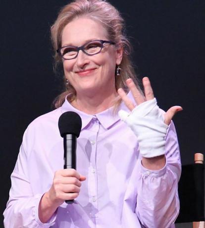 Meryl Streep, terwijl ze herstelde van 'avocado-hand'.