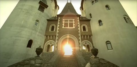 castle gwynn, zoals het voorkomt in de muziekvideo "love story" van taylor swift