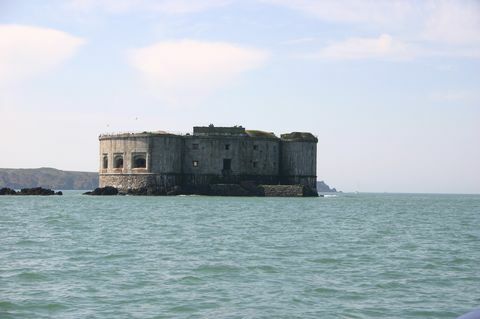 Stack Rock Fort - Milford Haven - Wales - zee - Purplebricks