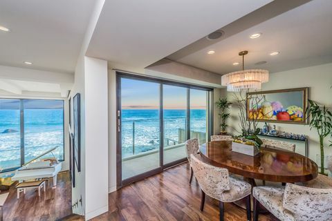 Het voormalige strandhuis van Barry Manilow in Malibu, Los Angeles, Californië is te koop