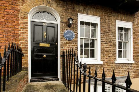 63 Kings Road - Windsor - AY Nutt - plaquette - Hamptons International