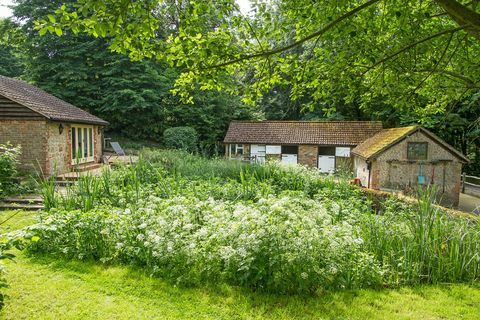 Lakeside lodge te koop in Farnham, Surrey