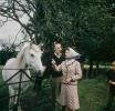 Het portret van de 96e verjaardag van koningin Elizabeth eert haar paardensportachtergrond