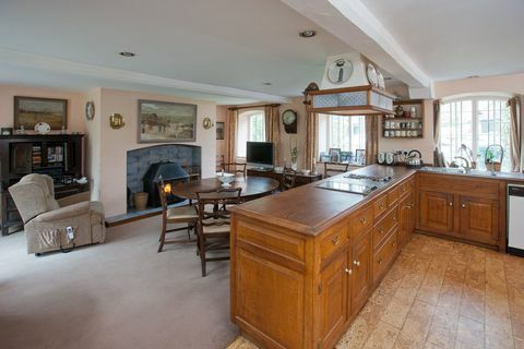 Manor Farm House - Wiltshire - Vivien Leigh - keuken - Savills