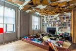 Fans van moderne kunst zullen dol zijn op dit appartement in loftstijl in West-Londen