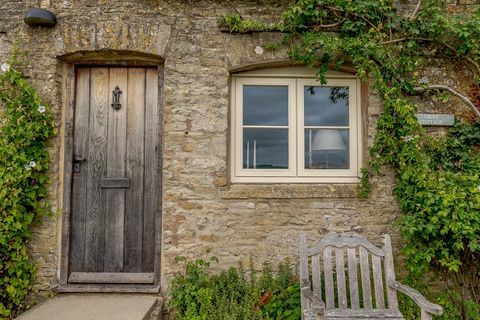 honingkleurig huisje te koop in de cotswolds