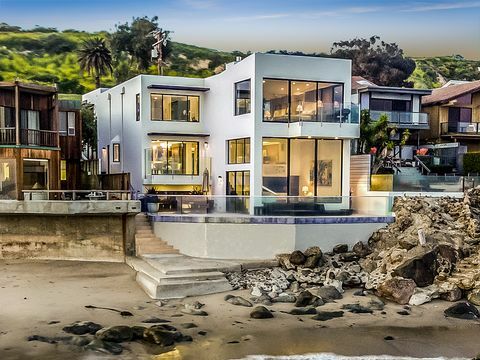 Het voormalige strandhuis van Barry Manilow in Malibu, Los Angeles, Californië is te koop