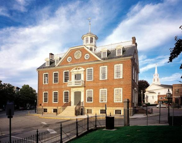 het koloniehuis de vergulde eeuw hbo max filmlocaties in newport rhode island