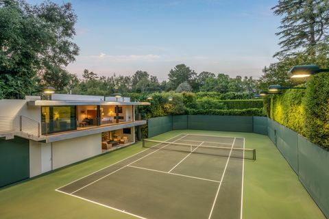 Grote outdoor tennisbaan