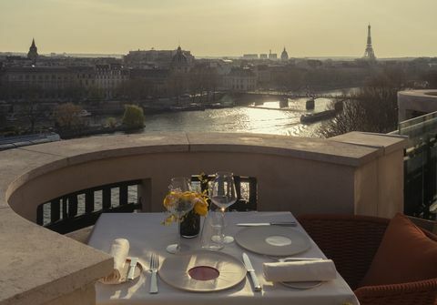 cheval blanc parijs hotel, pont neuf, eiffeltoren