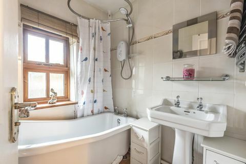 Klassieke witte badkamer