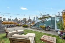 John Legend en Chrissy Teigen hebben zojuist hun aangrenzende penthouses in Manhattan genoteerd voor $ 18 miljoen