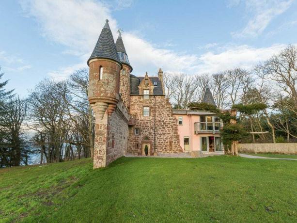 het roze kasteel, ayrshire, schotland