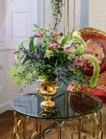 The Chateau - Fresh flowers van Angel Strawbridge, Next Flowers assortiment