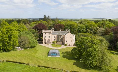 roze kasteel te koop in aberdeenshire