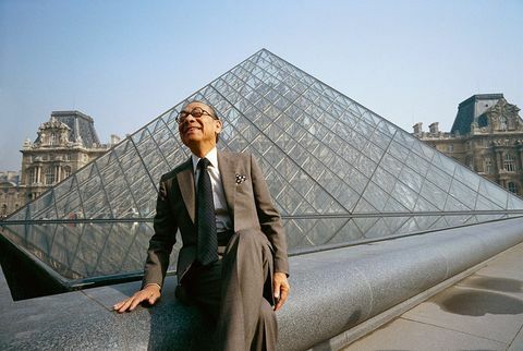 I.M. Pei bij Piramide van het Louvre