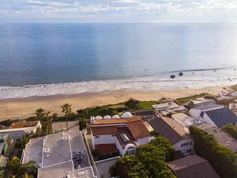 uitzicht op de oceaan vanuit de villa