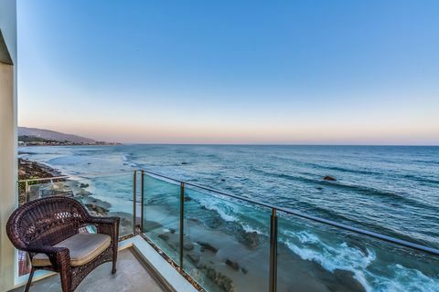 Het voormalige strandhuis van Barry Manilow in Malibu, Los Angeles, Californië is te koop