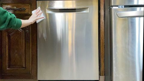 roestvrij staal schoonmaken met water en zeep