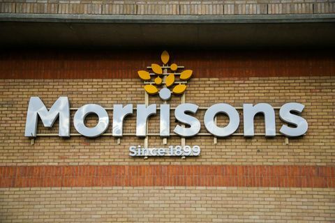 Een buitenaanzicht van Morrison Supermarket in Noord-Londen. Aan...