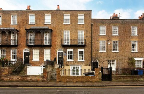 63 Kings Road - Windsor - AY Nutt - voorzijde - Hamptons International