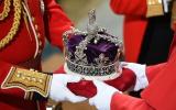 The Queen's Dresser onthult Diamond Cleaning Trick