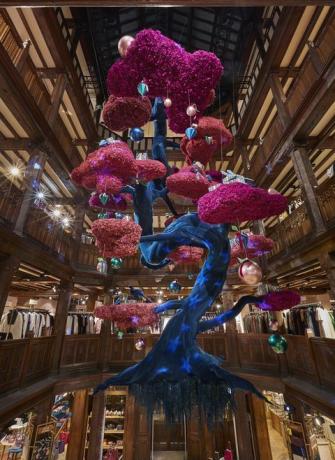 Liberty London onthult spectaculaire roze en blauwgroen bonsai-kerstboom