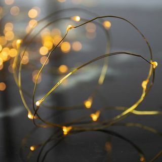 Kerstverlichting met gouden draad