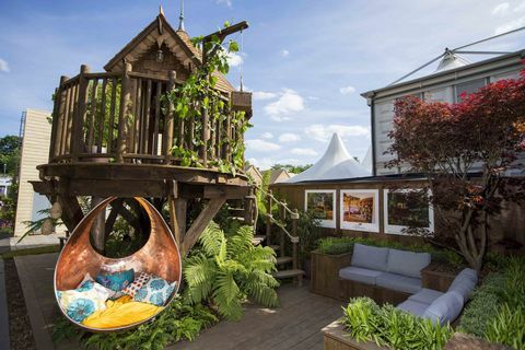 Blue Forest Tree House bij The RHS Chelsea Flower Show 2017 zitplaatsen