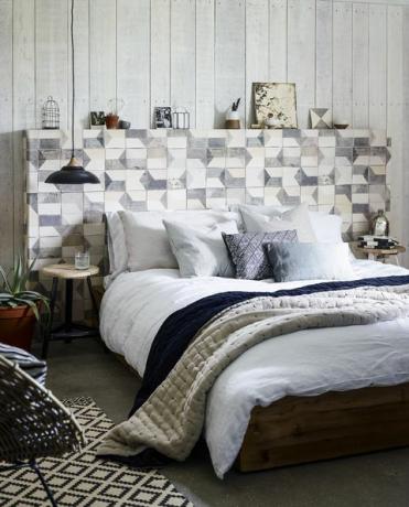  Geraffineerde Scandinavische slaapkamerlook met rijke kleuren en gezellige natuurlijke texturen