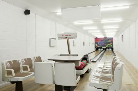 8 slaapkamer vrijstaand huis in Berkshire - indoor bowlingbaan