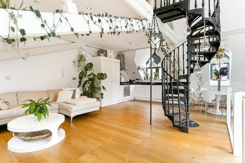 moderne flat te koop in een omgebouwde kapel in Londen