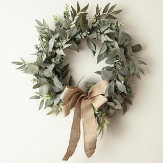 Kerstkrans van 50 cm met eucalyptus en lauwerkrans