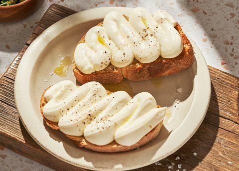 slagroom ricotta toast delishcom