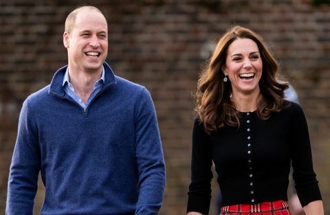 Londen, Engeland 04 december prins William, hertog van Cambridge en Catherine, hertogin van Cambridge wonen een kerstfeest bij voor gezinnen en kinderen van ingezet personeel van Raf Coningsby en Raf Marham dienen in Cyprus, bij Kensington Palace op 4 december 2018 in Londen, Engeland Foto door Mark Cuthbertuk Press via Getty afbeeldingen