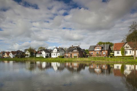 Townscape gezien vanaf Ribe rivier, Ribe, Jutland, Denemarken