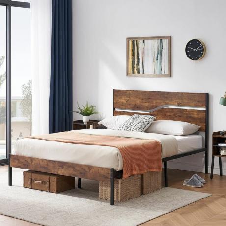 Platform bedframe