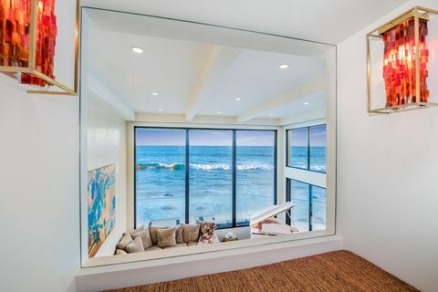 Het voormalige strandhuis van Barry Manilow in Malibu, Los Angeles, Californië is te koop