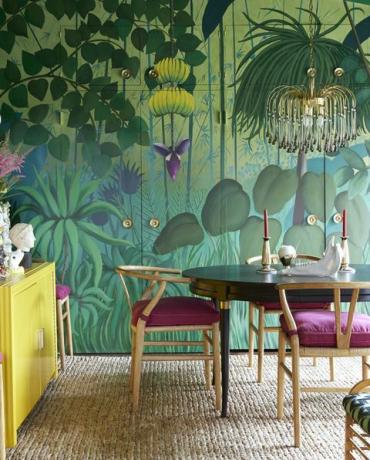 eetkamer met jungle muurschildering