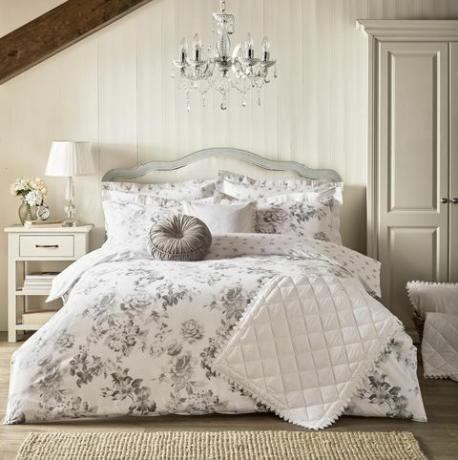 Dunelm bedding collection met Holly Willoughby