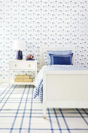 blauwe en witte slaapkamer