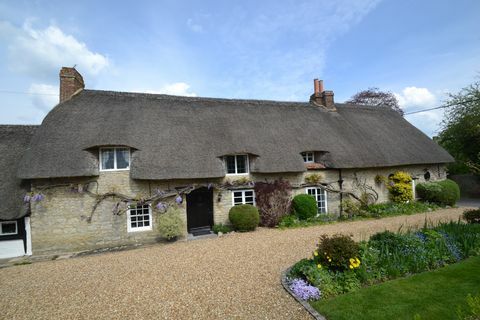 huisje met rieten dak te koop in Oxfordshire