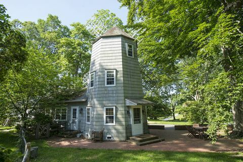 Marilyn Monroe Windmill House