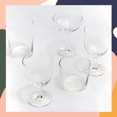 Glassette nieuwe collectie alledaagse glazen, waaronder wijnglazen, champagnecoupes en bekers, mede ontworpen door Laura Jackson