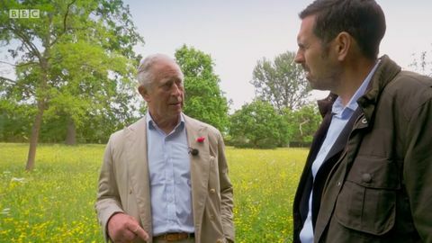 Adam Frost ontmoet Prins Charles om te praten over de kwestie van bioveiligheid - BBC's Gardeners 'World