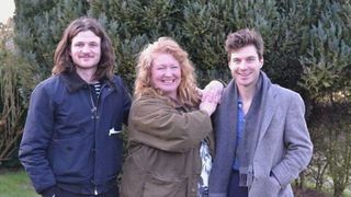 BBC One 20-delige serie Garden Rescue met Charlie Dimmock en The Rich Brothers, David en Harry.