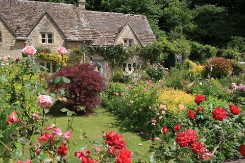 Een van de beste tuinen in de cotswolds van Bibury; William Morris noemde het het mooiste dorp van het land;