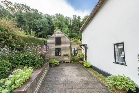 mooi huisje te koop in het hart van het dorp Milton Abbas, Dorset