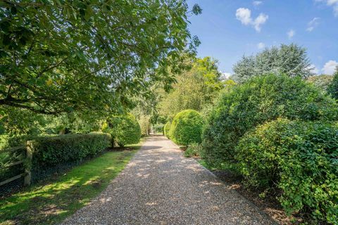 schilderachtig huisje met rieten dak is te koop in Buntingford