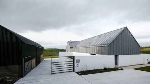 House Lessans, een prachtig eenvoudig huis in County Down ontworpen door McGonigle McGrath, is uitgeroepen tot RIBA House of the Year 2019